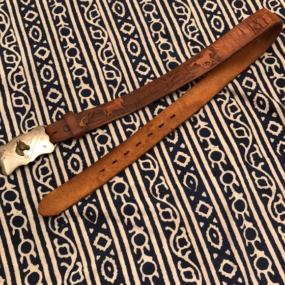 Vintage hand tooled boy belt. - Picture 2 of 6